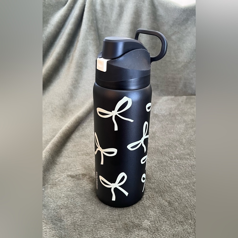 NWT Hydrapeak Artesian Collection Black with Ivory Bows 32 oz Insulated Tumbler